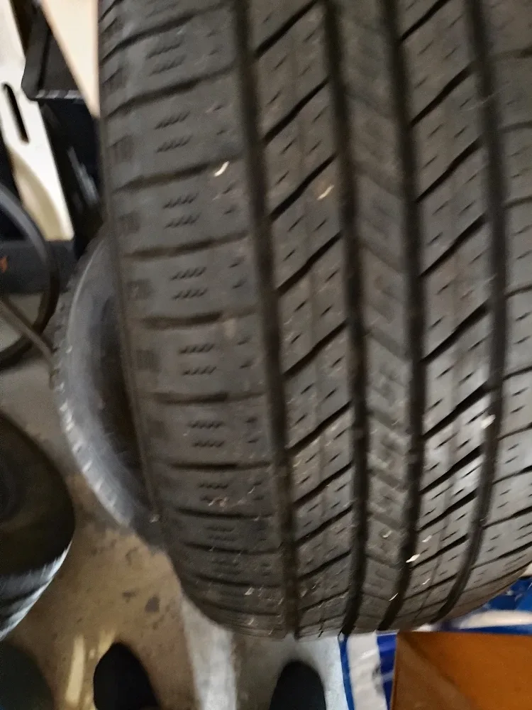 225/60R17 Tire