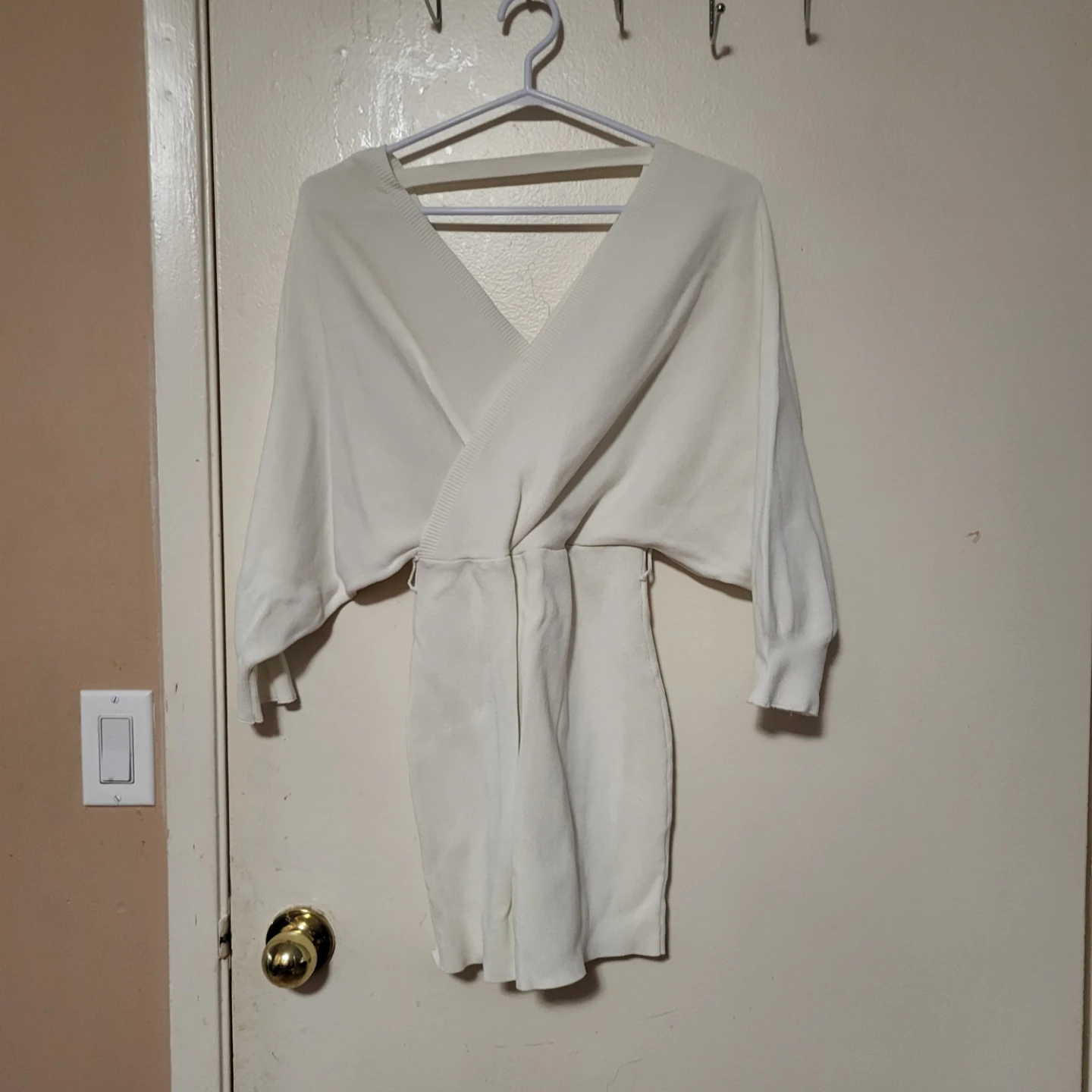Chelsea White Dress Size M