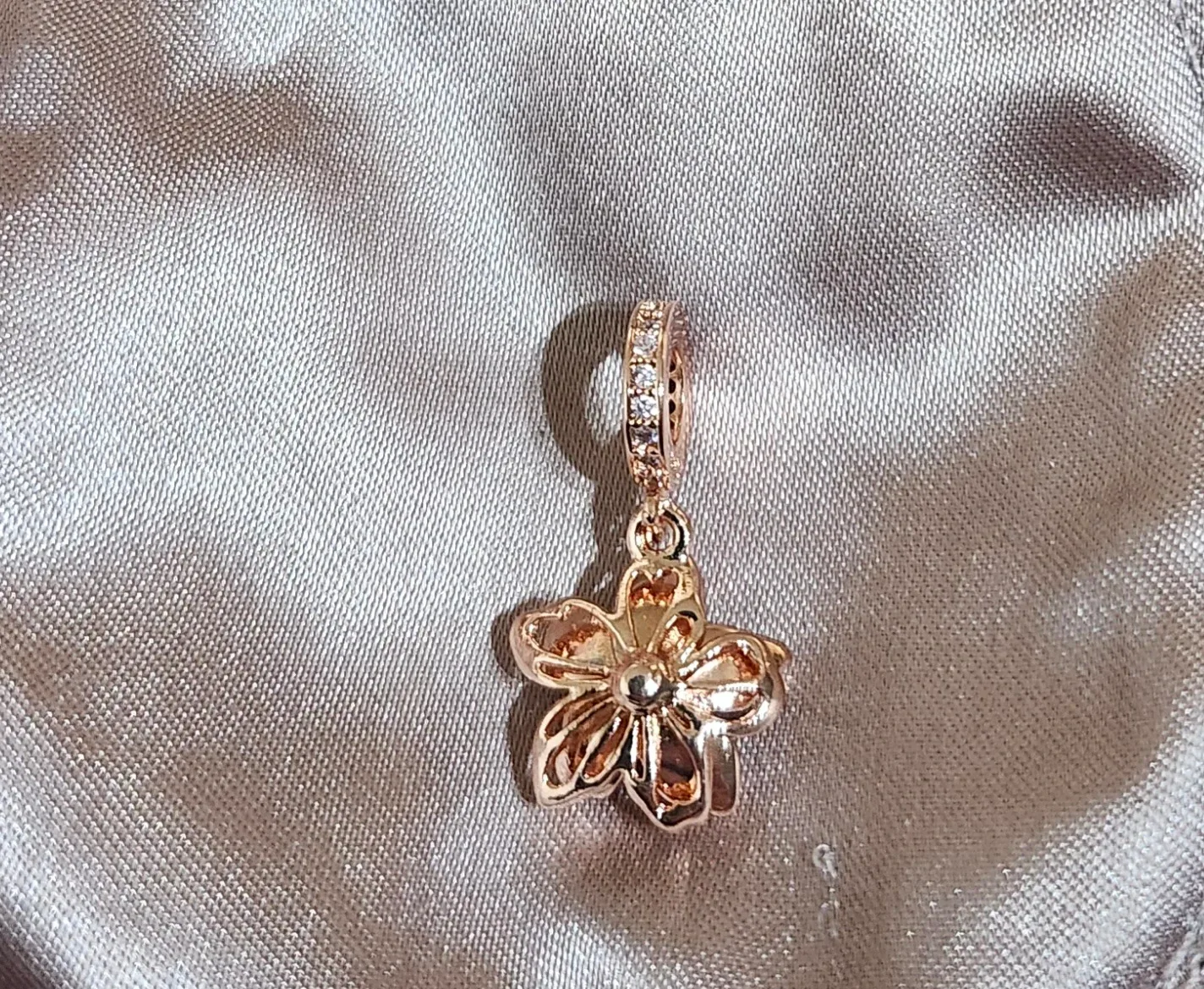 Rose Flower Charm image indicator(3)