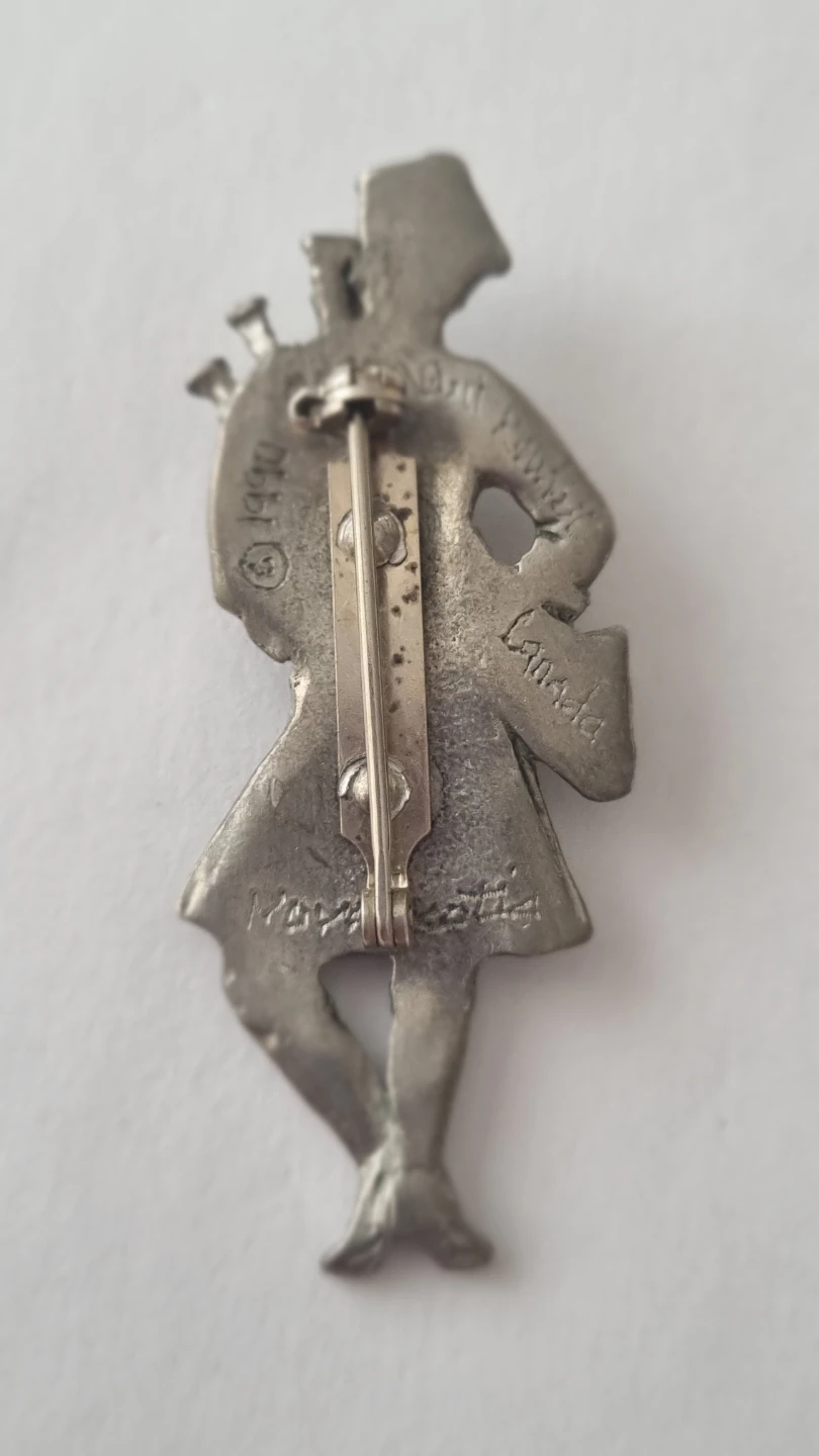 Vintage Scottish Bagpiper Brooch 1990 Nova Scotia - photo 3