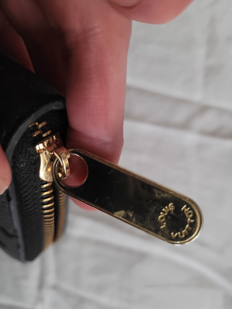 Louis Vuitton Black Leather Wallet - photo 3