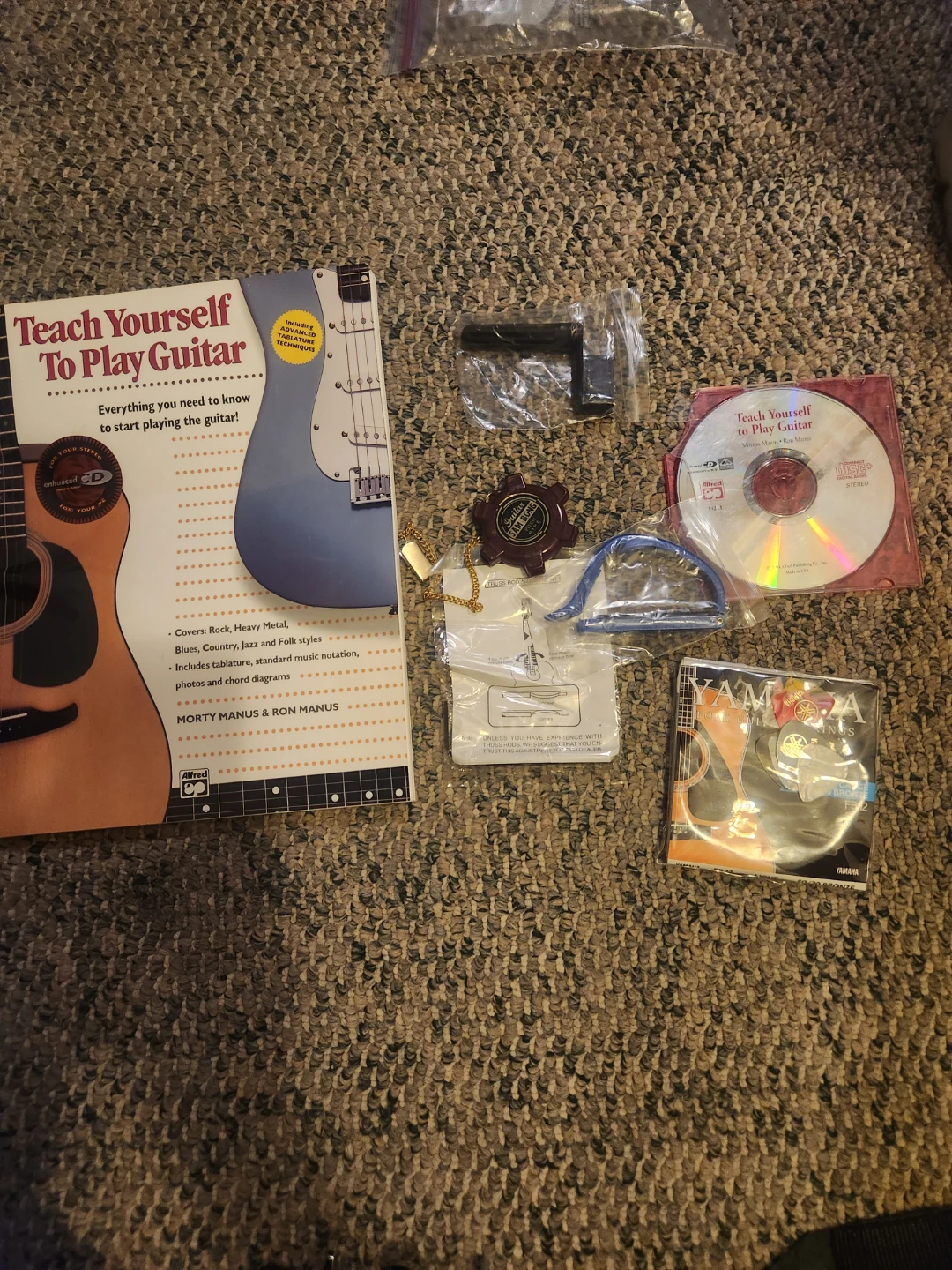 Yamaha Acoustic Guitar model f-310p with Case - photo 5