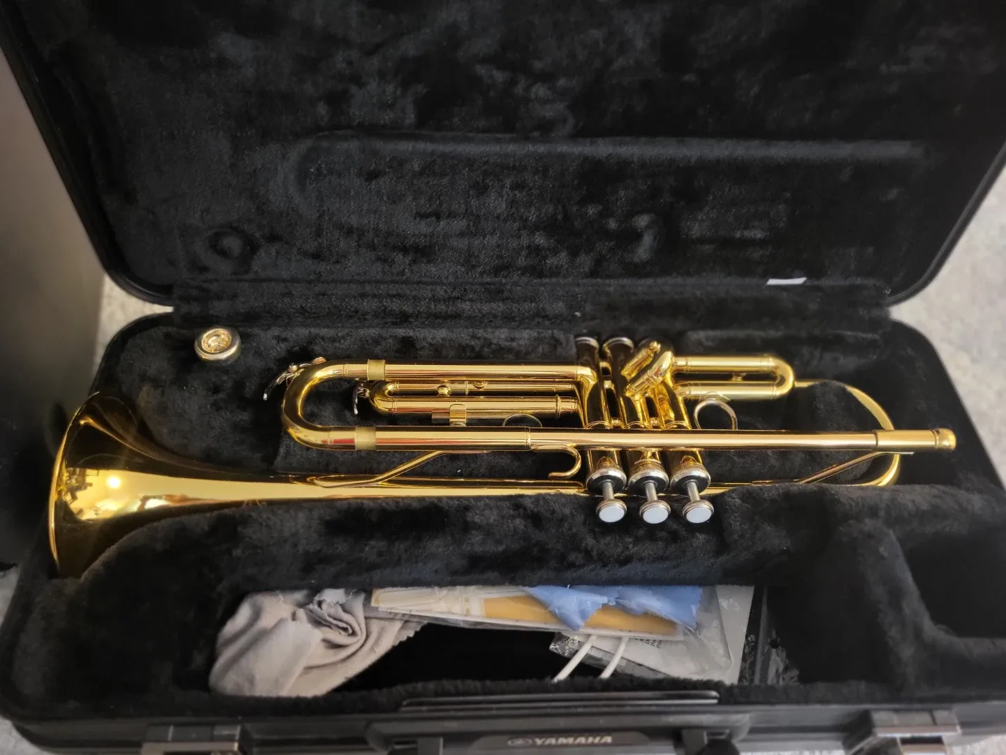 Yamaha Trumpet ($500) & Yamaha Alto Saxophone ($1,500) image indicator(2)