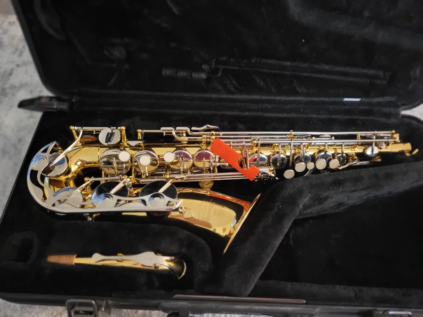 Yamaha Trumpet ($500) & Yamaha Alto Saxophone ($1,500) image indicator(4)