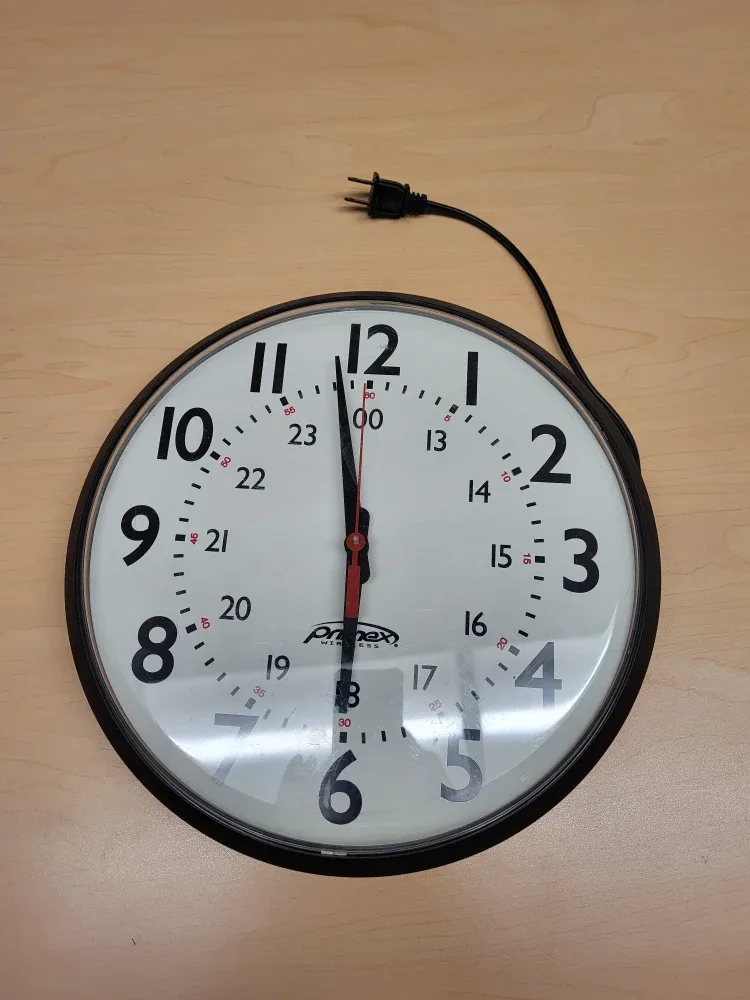 Primex Wireless Analog Clock