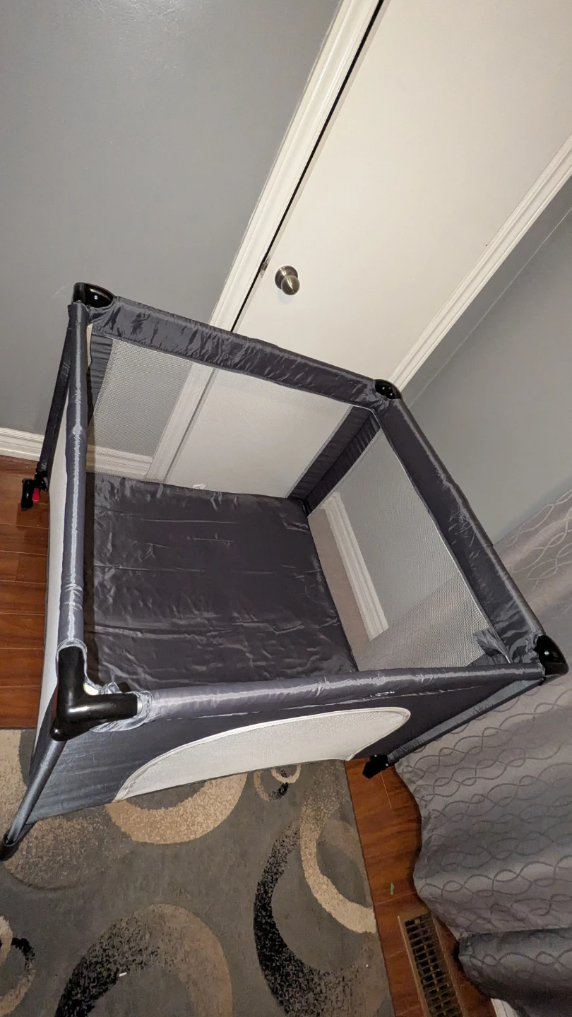 Twin bassinet/playpen - photo 4