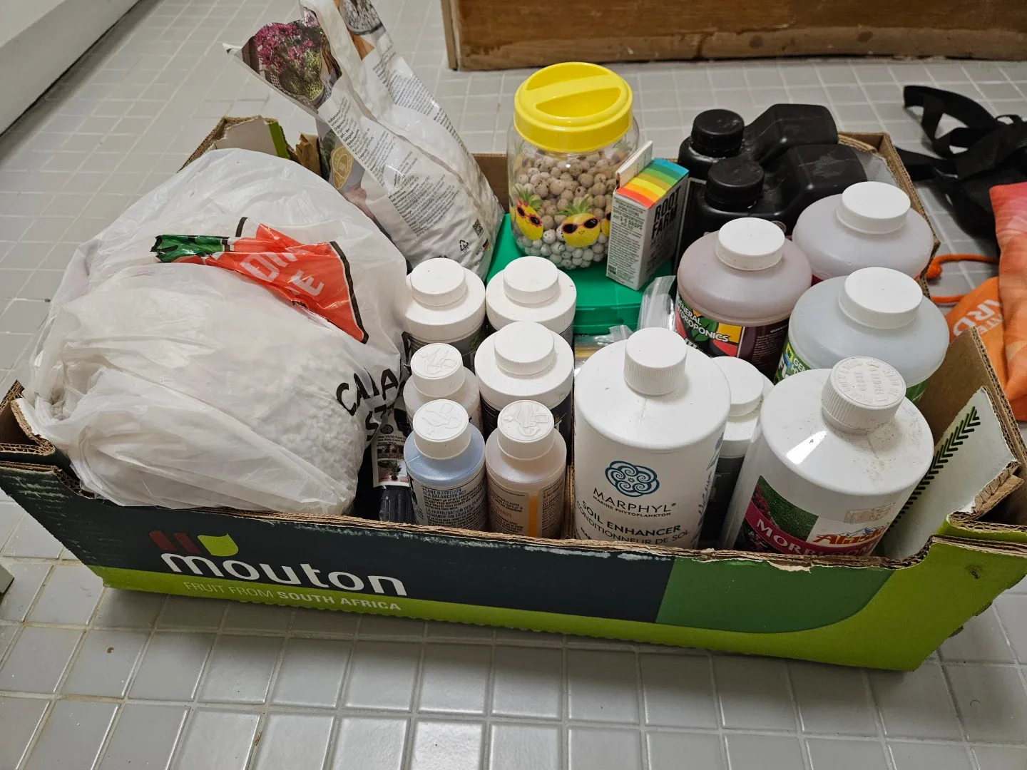 Assorted Plant Nutrients & Soil Enhancers hydroponics image indicator(4)