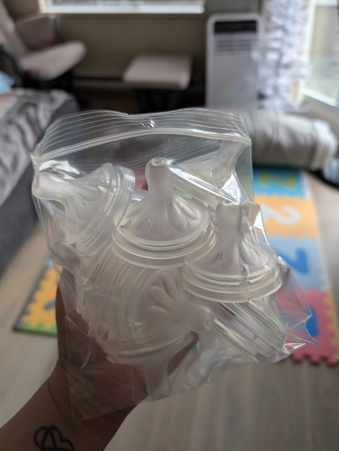 Philips avent nipples and anti colic inserts