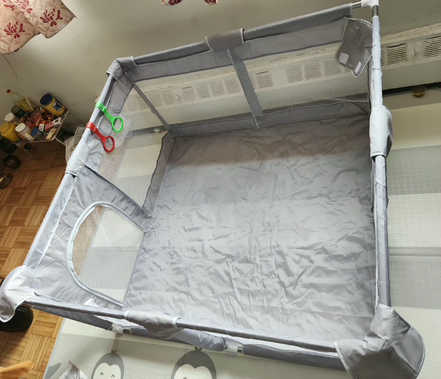 High Quality Playpen- Almost new - photo 2