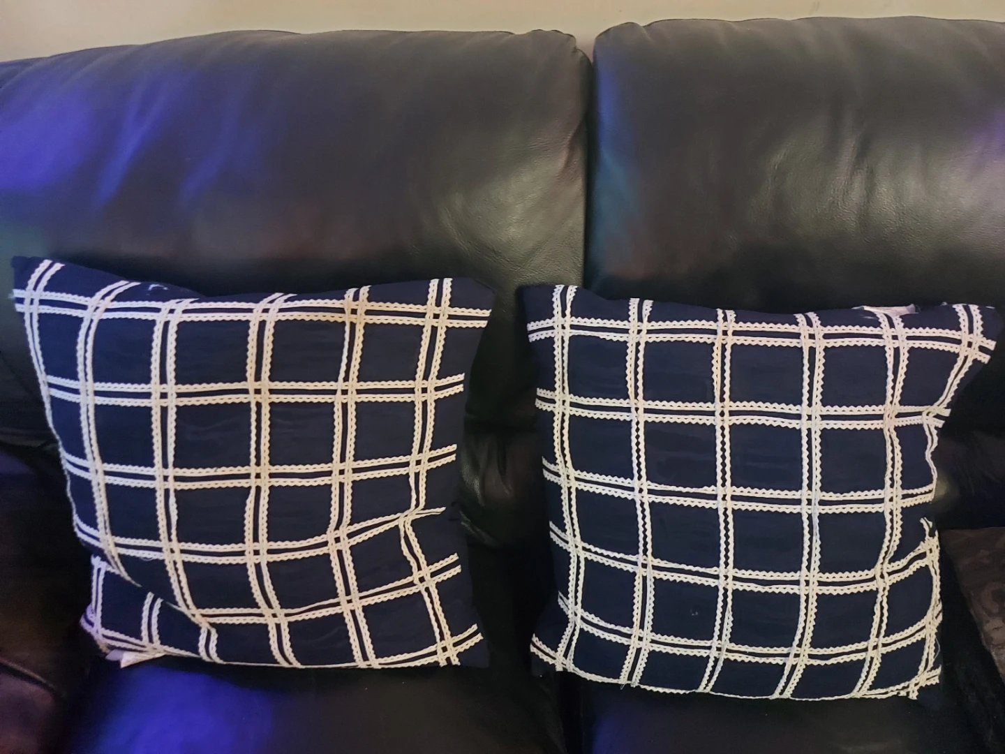 HIMATSINGKA AMERICA INC. Pillow Set