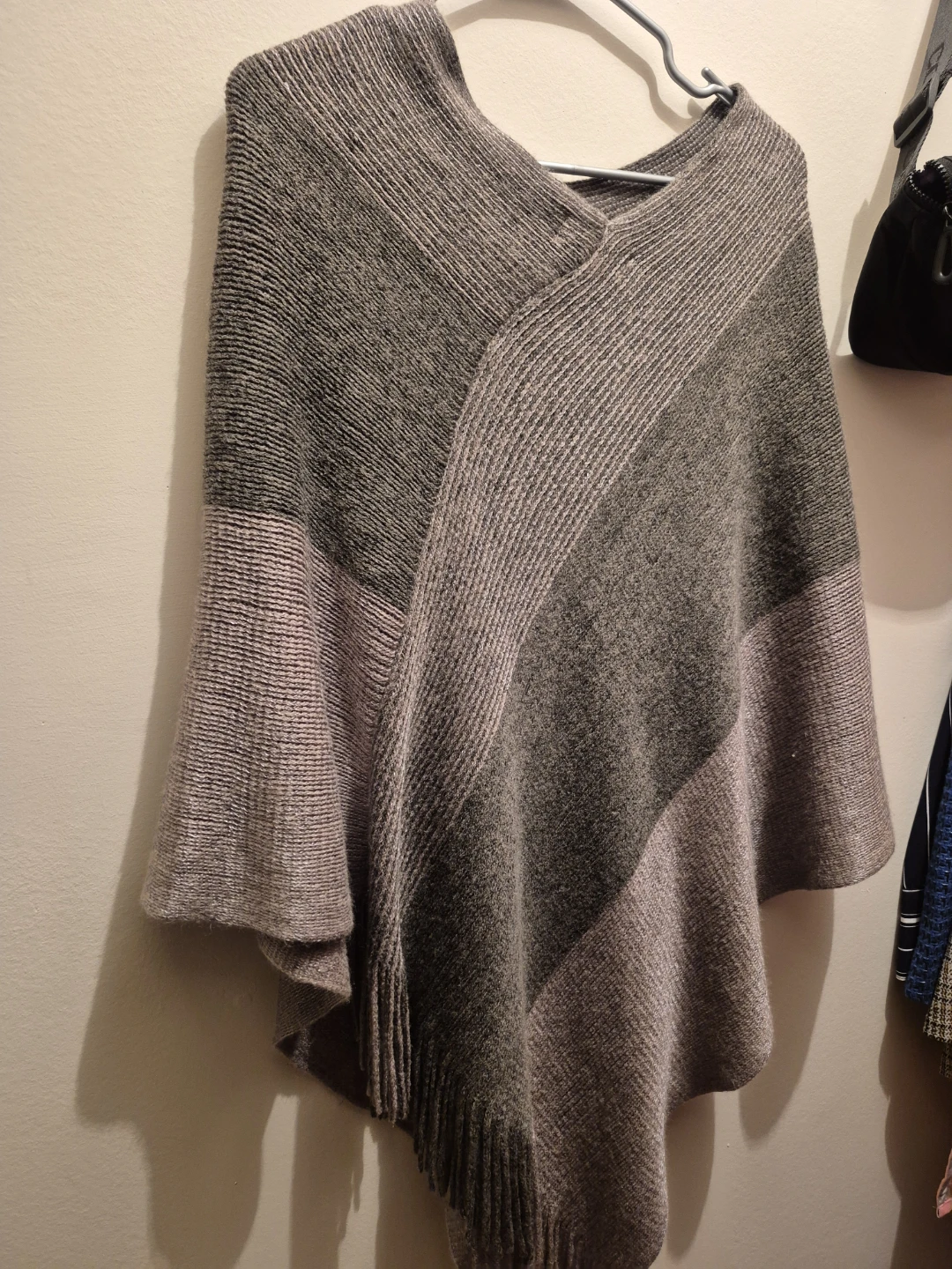 Striped Poncho - Grey Tones - photo 2