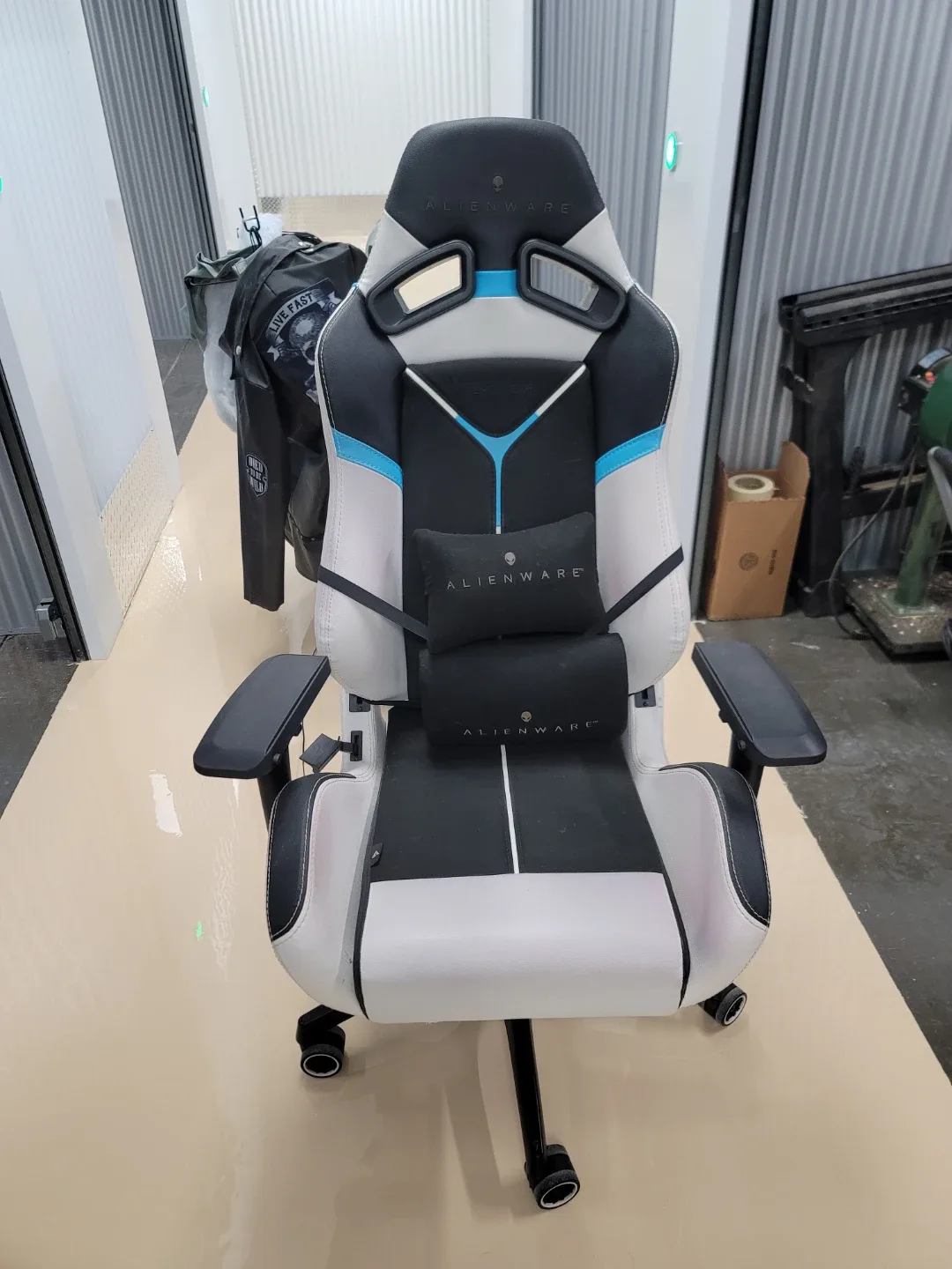 Alienware Gaming Chair - Black, White, Blue
