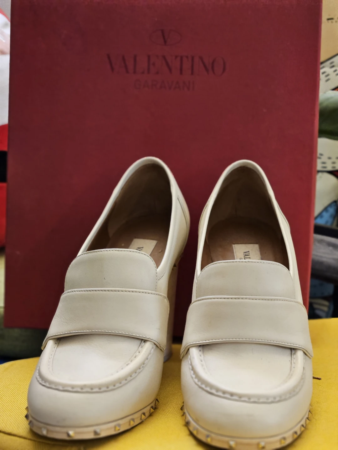 Valentino Garavani Cream Leather Heels - photo 3