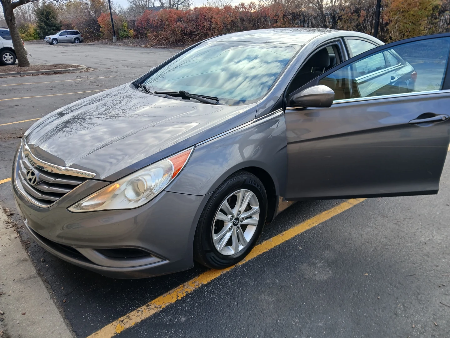 Hyundai Sonata Sedan - Gray - photo 3