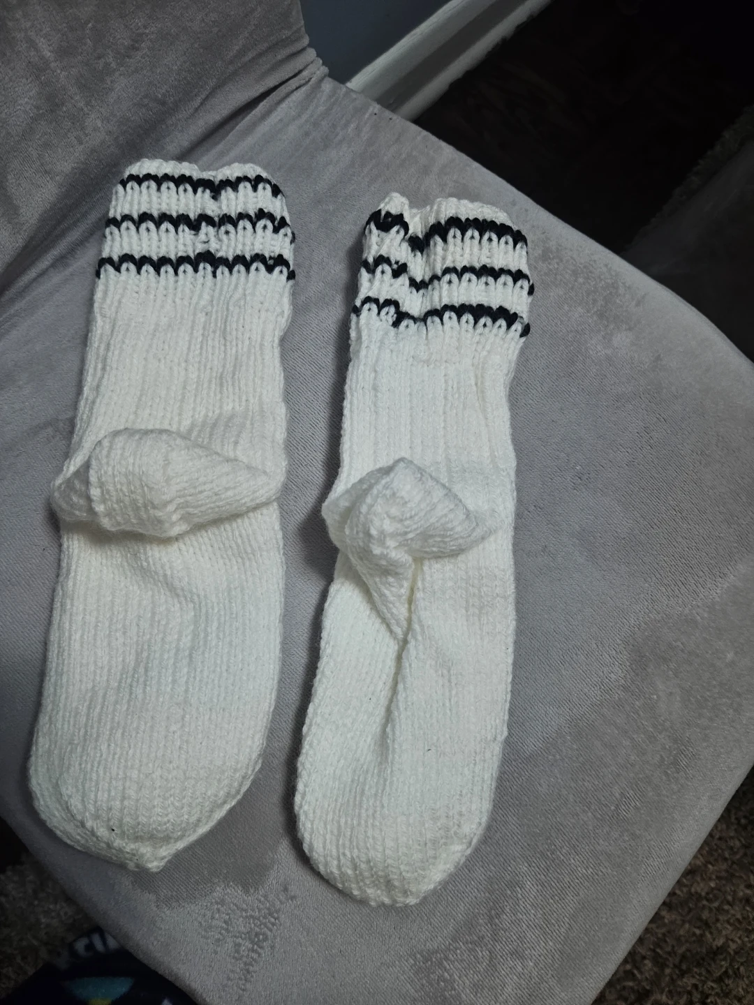 Hand-Knitted White Socks - photo 2