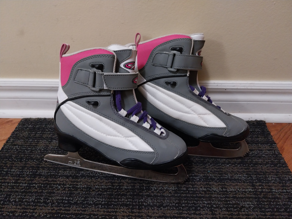 Women's/ Girls's Hespeler Figure Skates  - Size 5 (Fits 5-6) - photo 3
