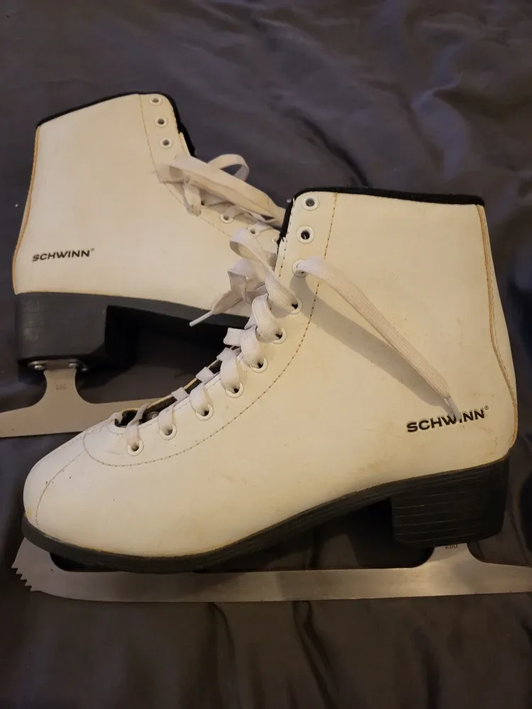 Schwinn White Figure Ice Skates - Size 8