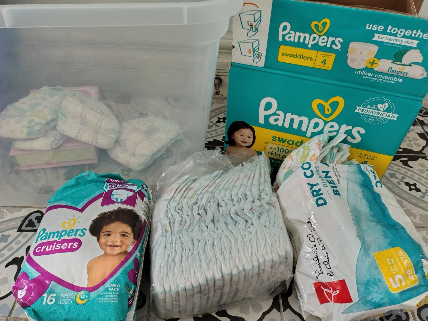 Mixed lot of size 4, 5, 6 leftover diapers - photo 2