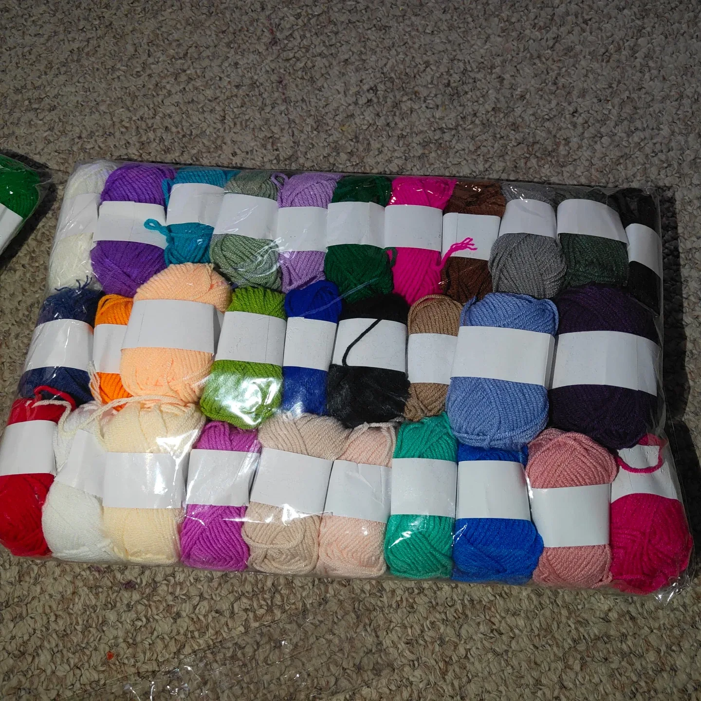 Lot of Yarn - Assorted Colours image indicator(3)