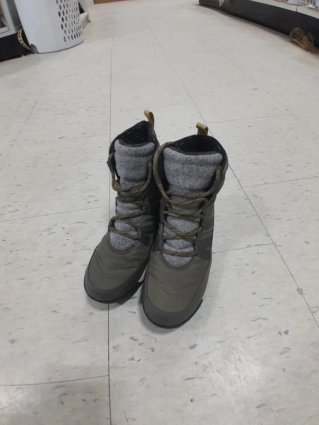 Sorel Women's Winter Boots Size 7.5 - photo 4