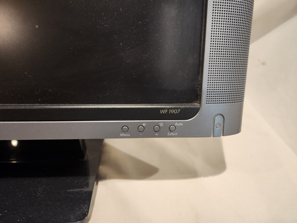 Compaq WF1907 19" LCD Monitor - photo 2