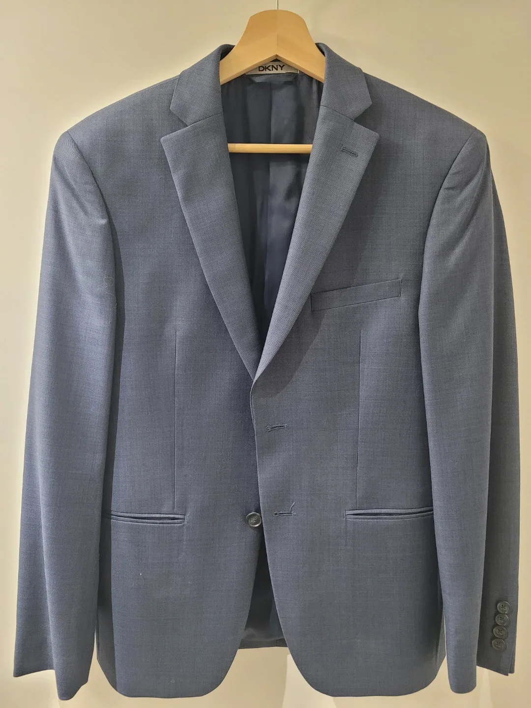 [DKNY] Men's Blazer in Navy - Size 38R (S)