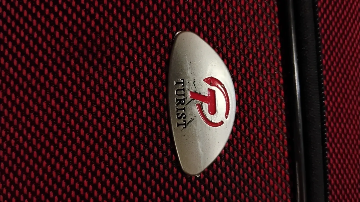 Tourist Red Rolling Suitcase image indicator(2)