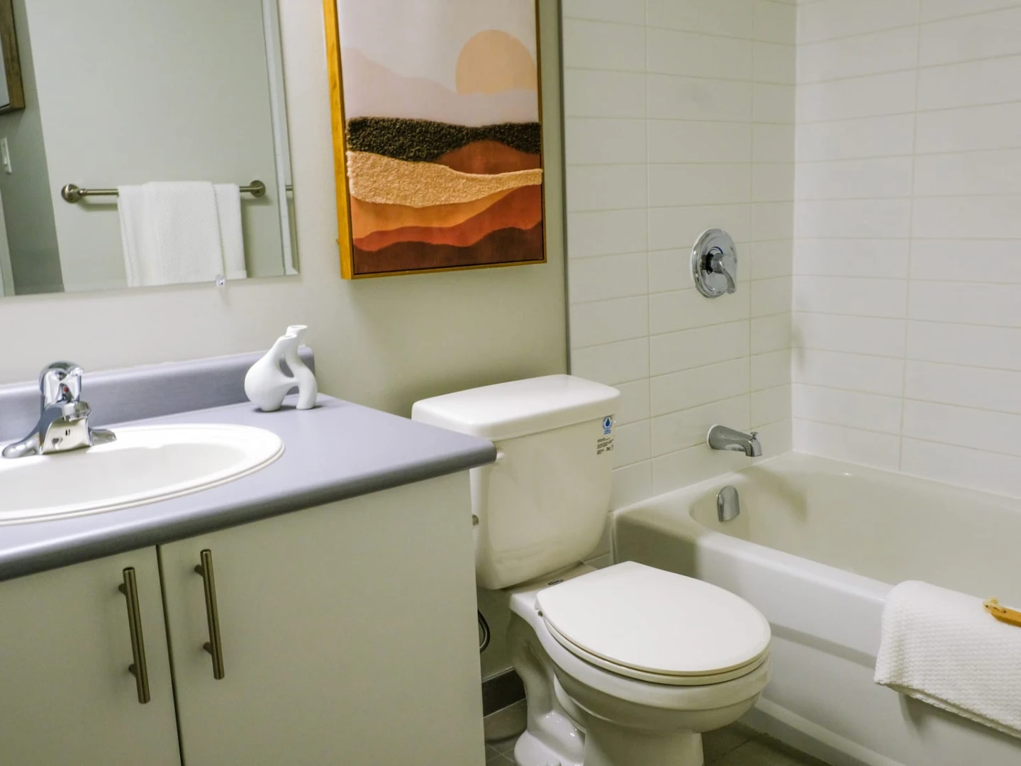 Rent for 2 beds apartment downtown - photo 2