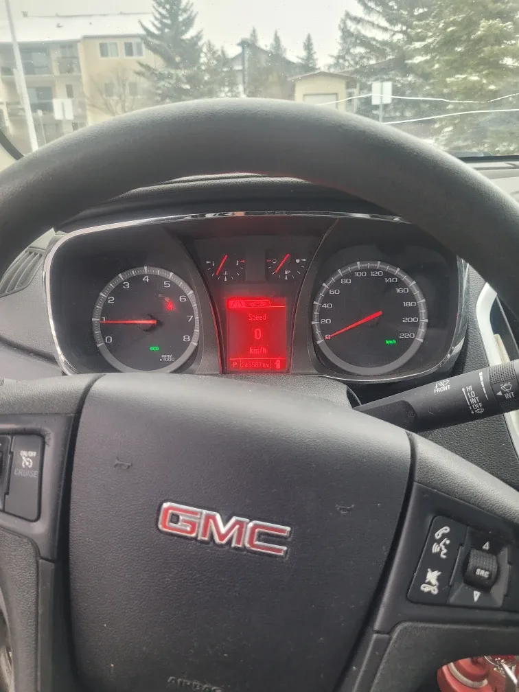 Silver GMC Terrain SUV image indicator(6)