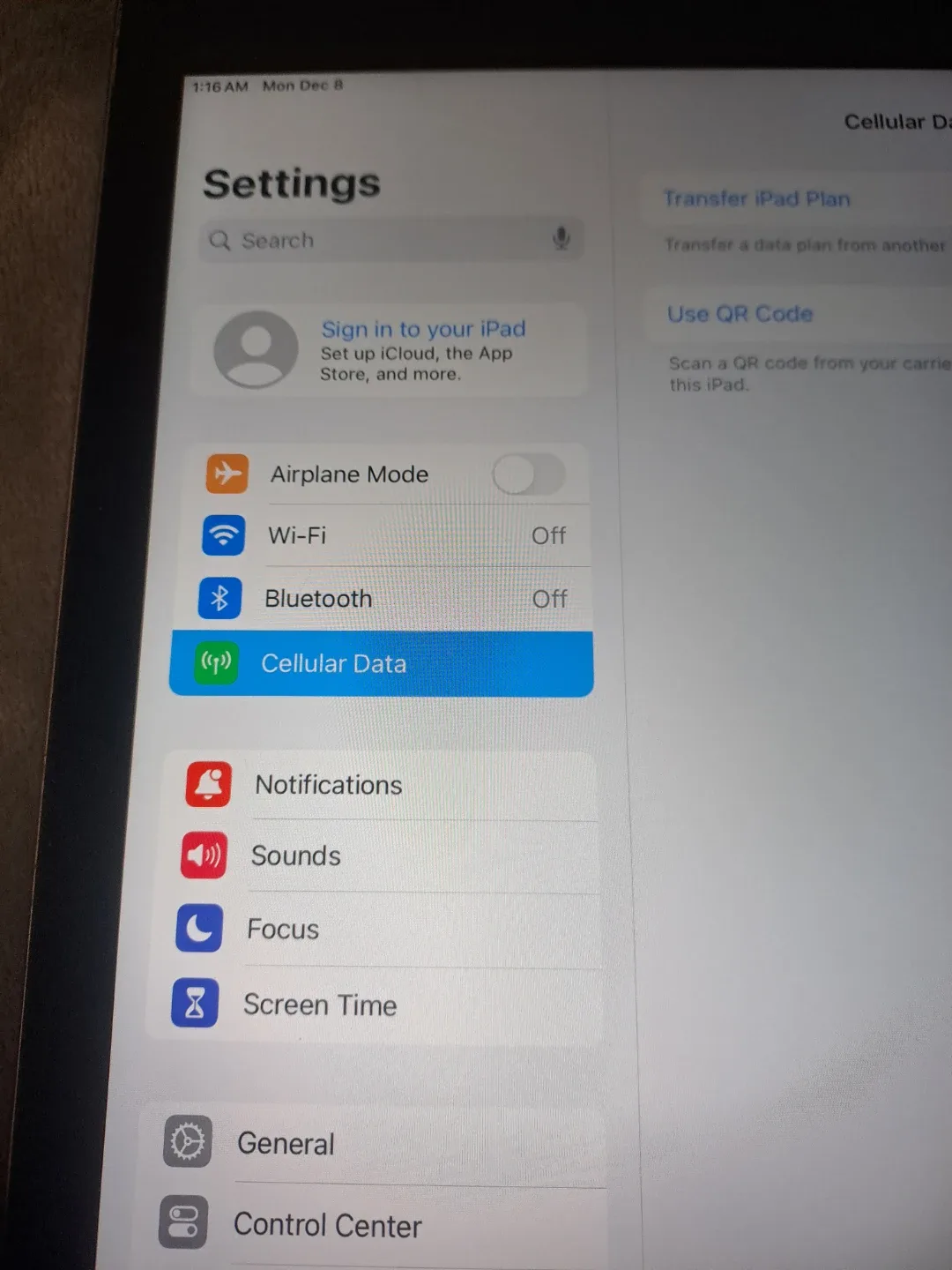 Ipad 6 32GB with Wifi and Data fully working image indicator(2)