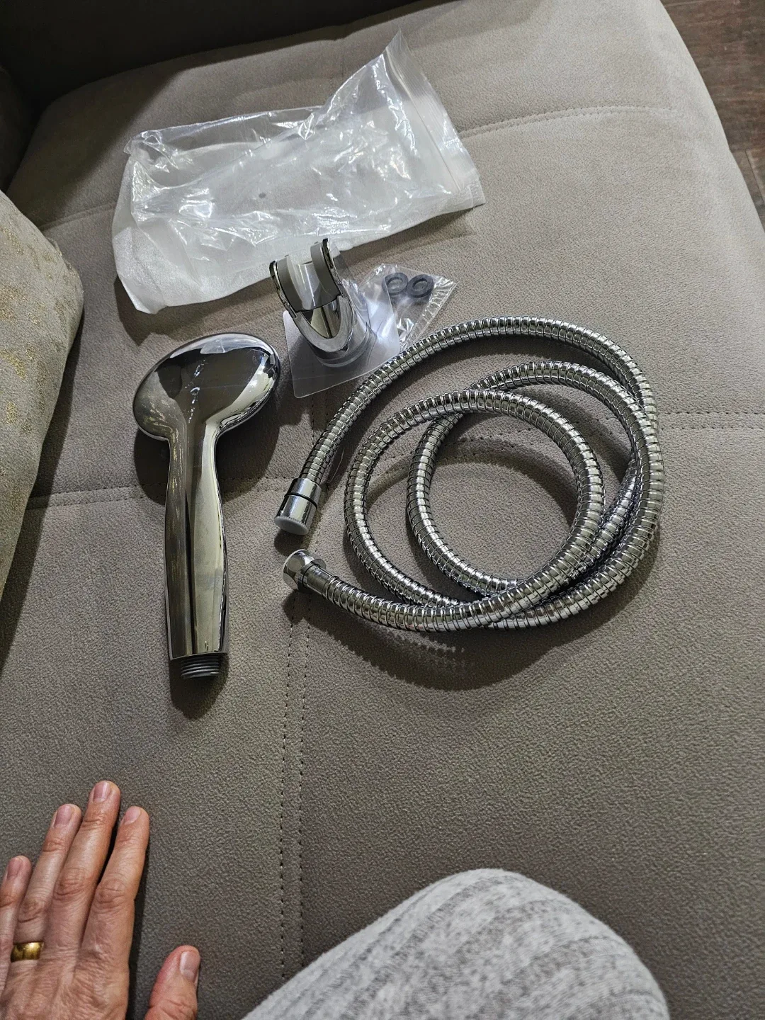 Shower Head with Hose and Mount image indicator(2)