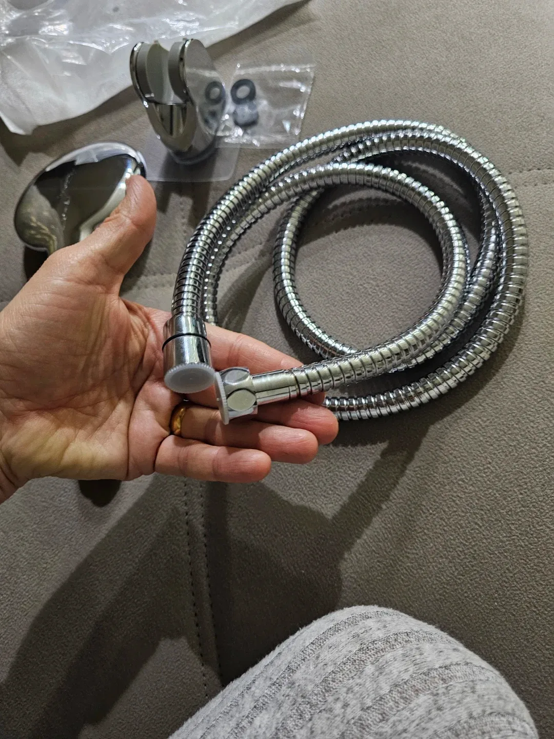 Shower Head with Hose and Mount image indicator(6)