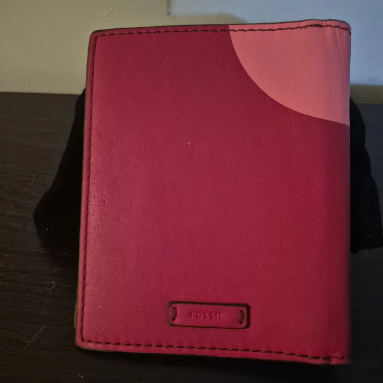 Fossil Pink Leather Passport Holder - photo 3