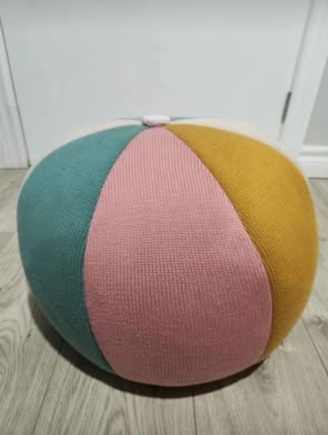 Ball Cushion and stuff animals - photo 3