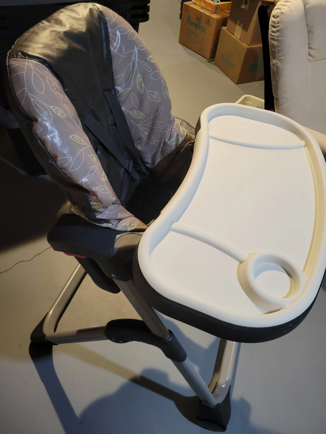 Graco High Chair with Leaf Pattern