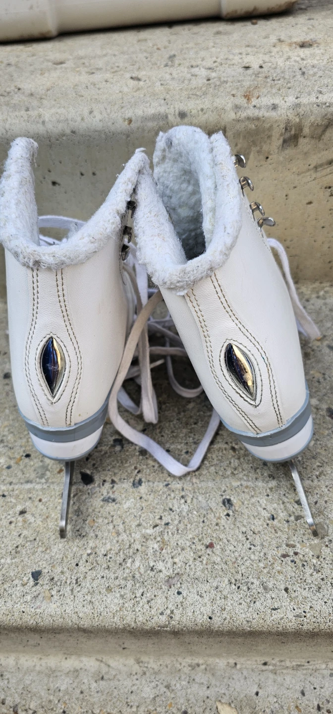 White Figure Skates - Ultima Mark I Blades - photo 2