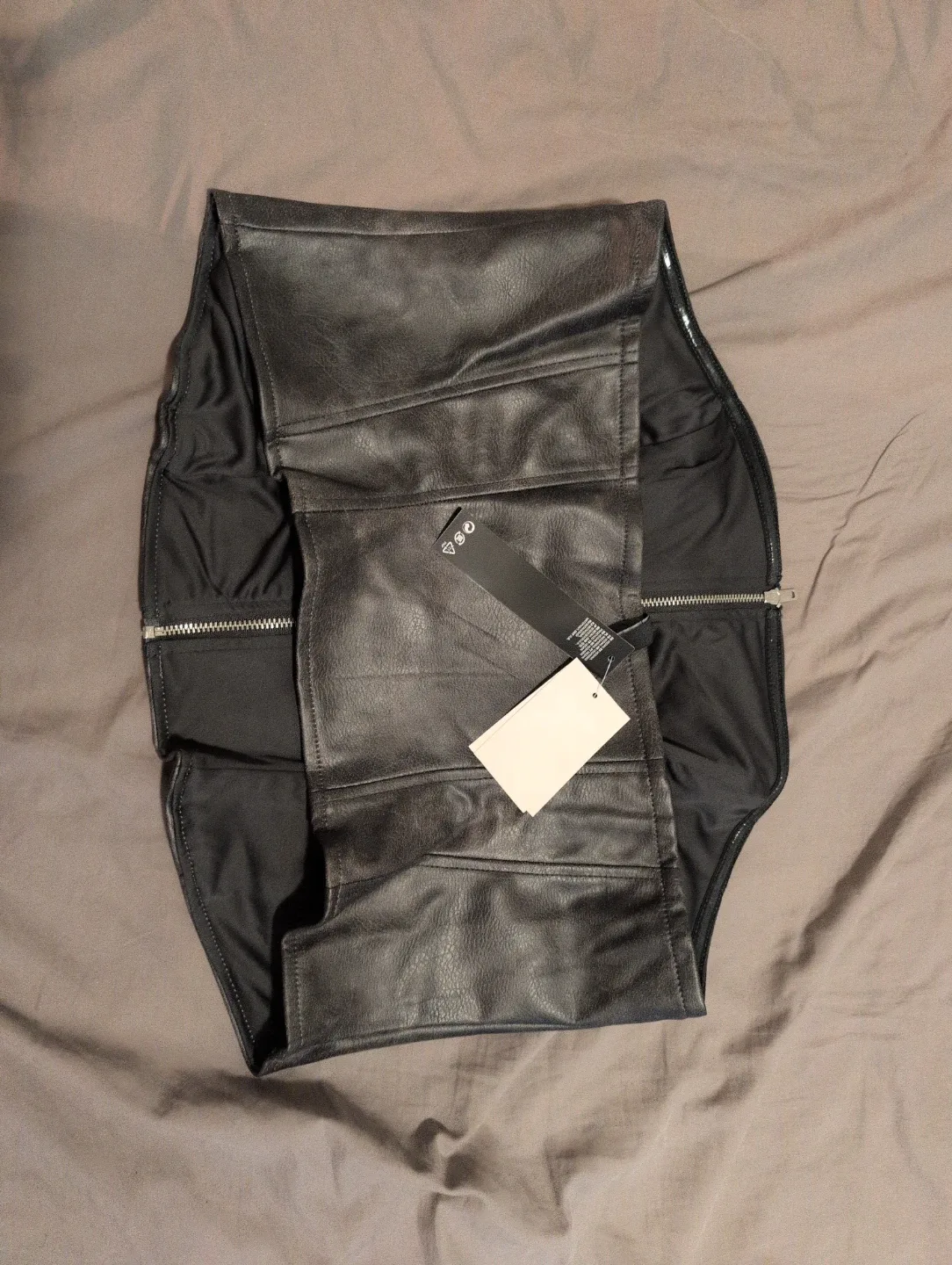 H&M Divided Vegan Leather Corset Top - Size L image indicator(3)