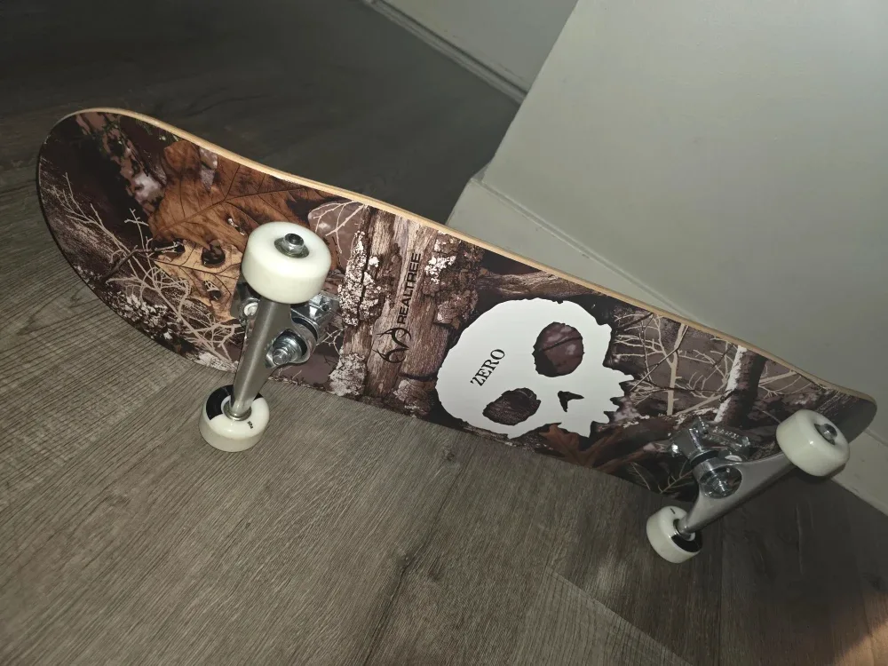 Zero x Realtree Single Skull 8.5 White Deck