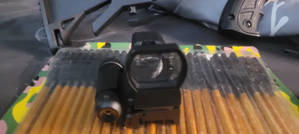 Scorpion ar-6 stinger 2 with apologies scope and laser image indicator(3)