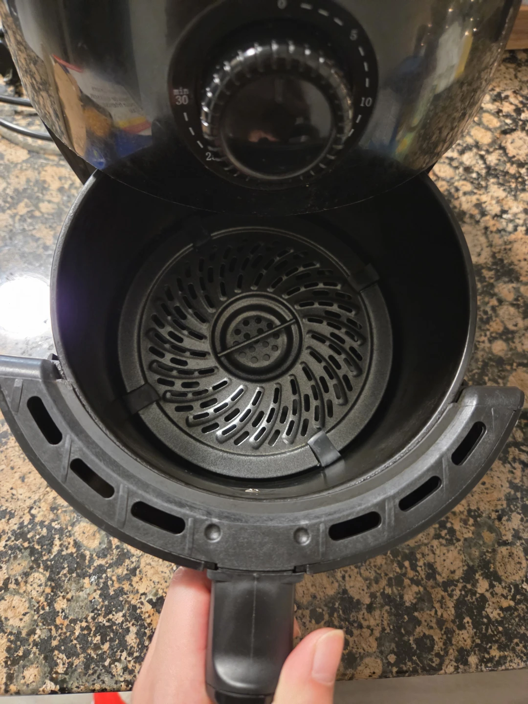 Frigidaire Air Fryer - photo 3