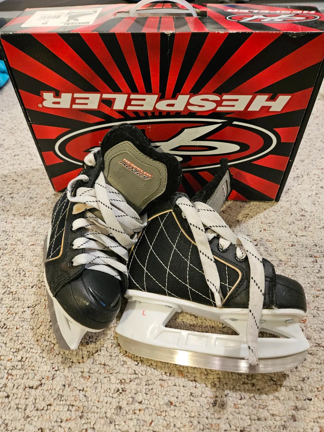 Hespeler Ice Skates - Size J1