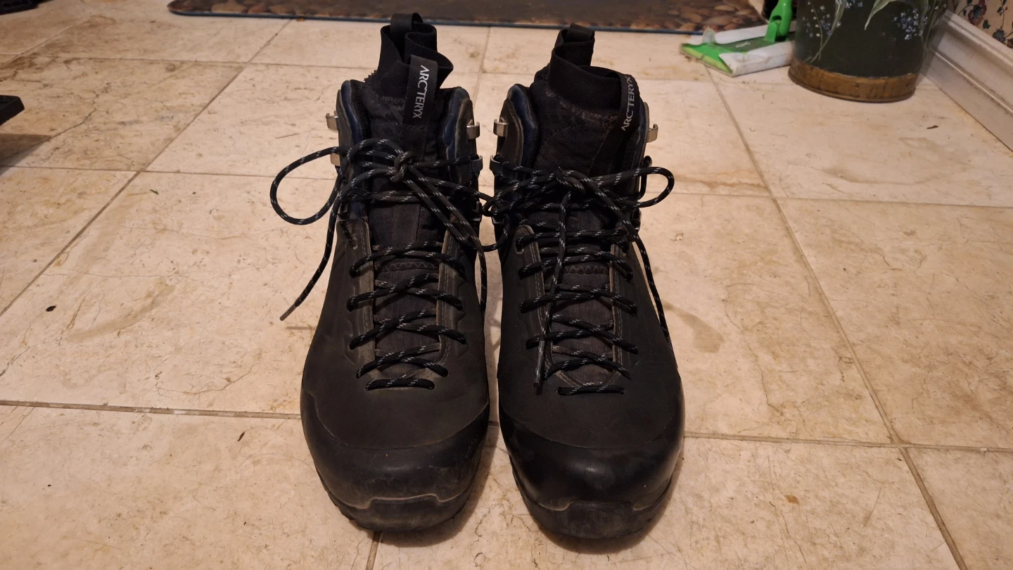Arc'teryx Bora 2 Hiking Boots Sz 10 US