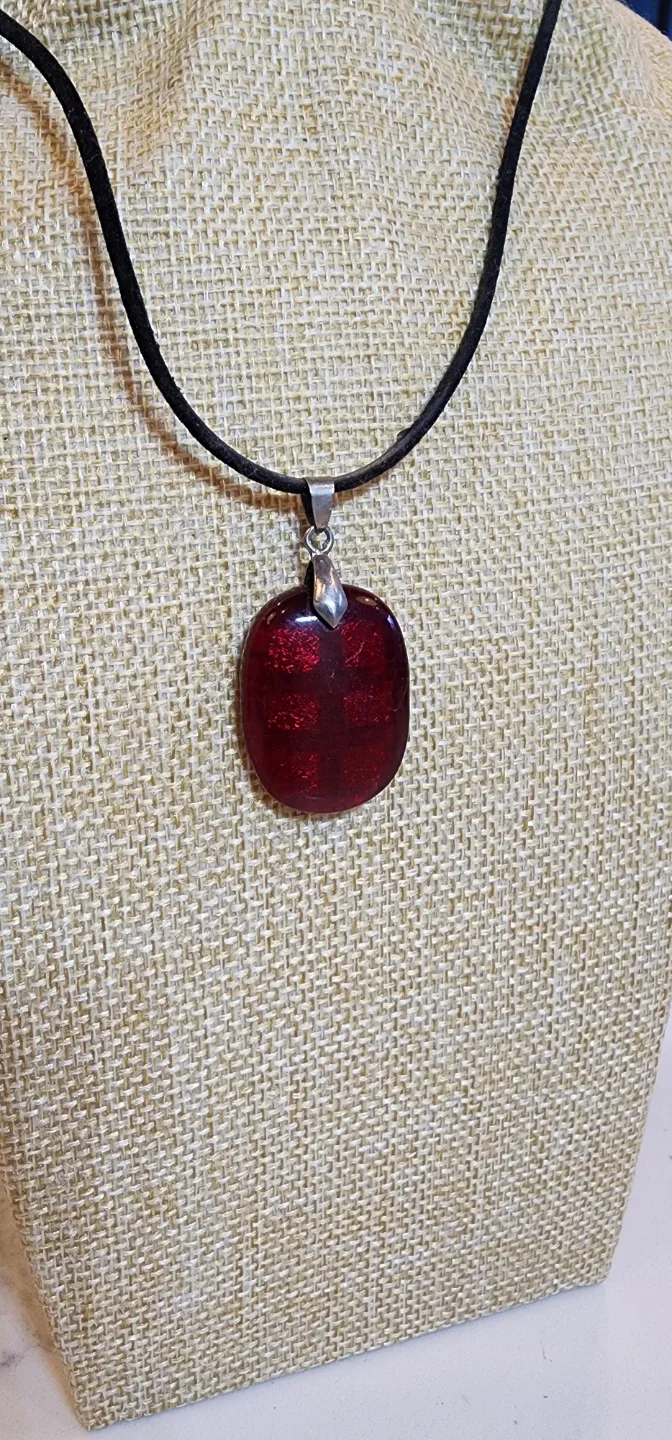Red Stone Pendant Necklace image indicator(3)