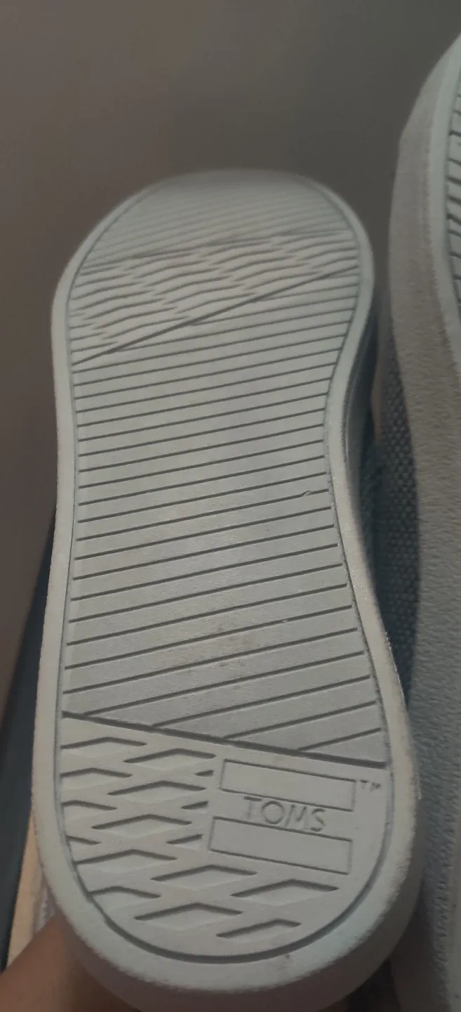 TOMS Grey Shoes - Size 10 mens image indicator(3)