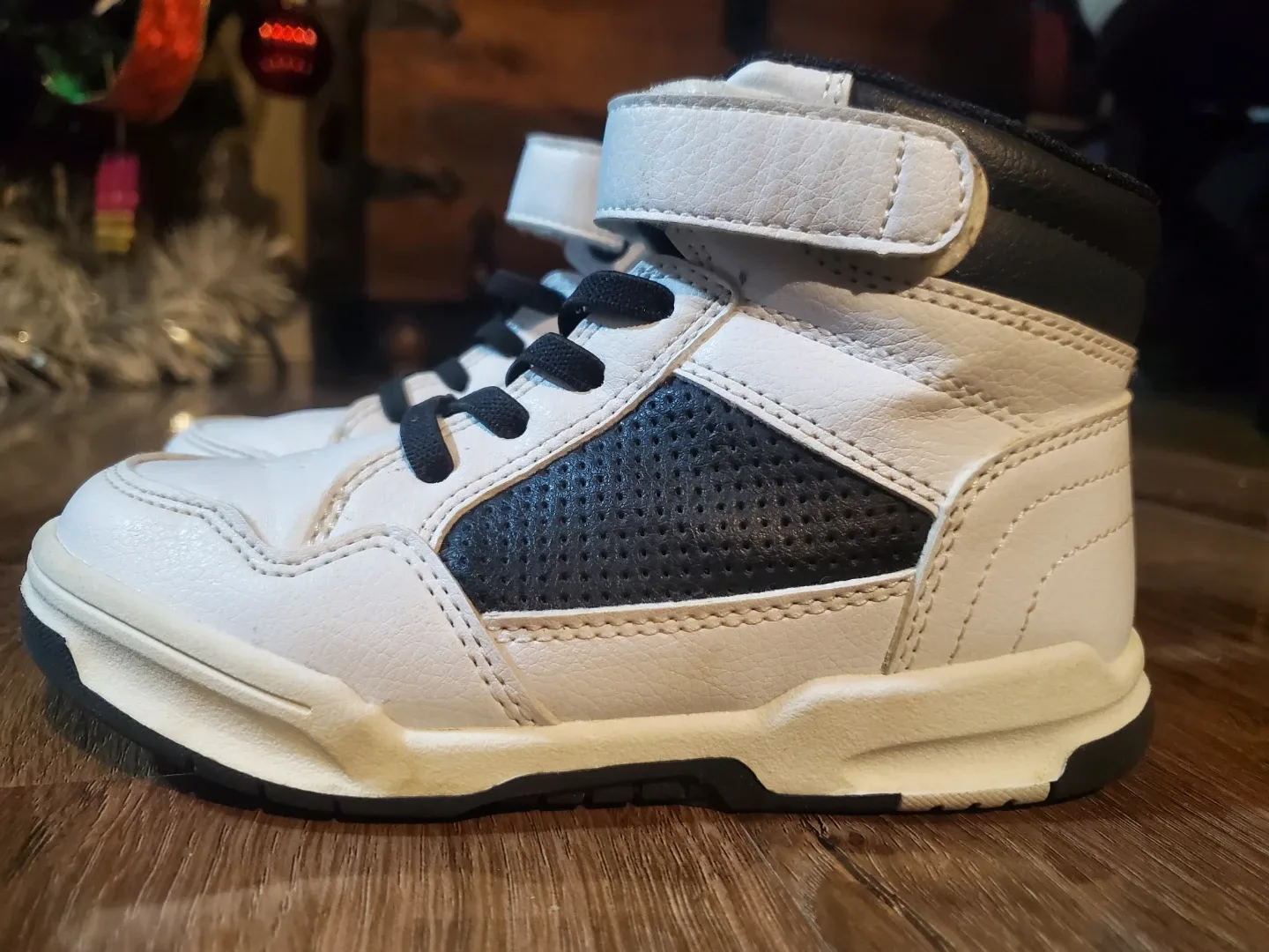 Place Kids White & Black High-Top Sneakers - Size 11 image indicator(8)