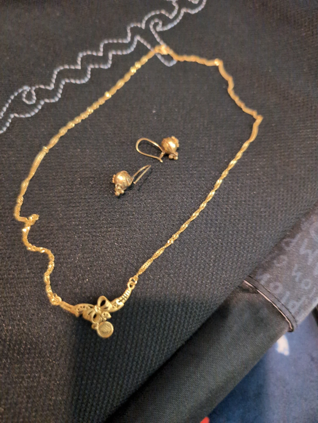 21Karat Gold Necklace & Earring Set - 7.69g