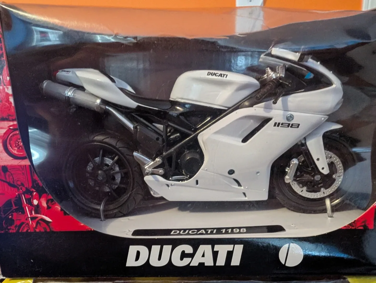 Ducati 1198 Die-Cast Motorcycle Model 1:12 Scale