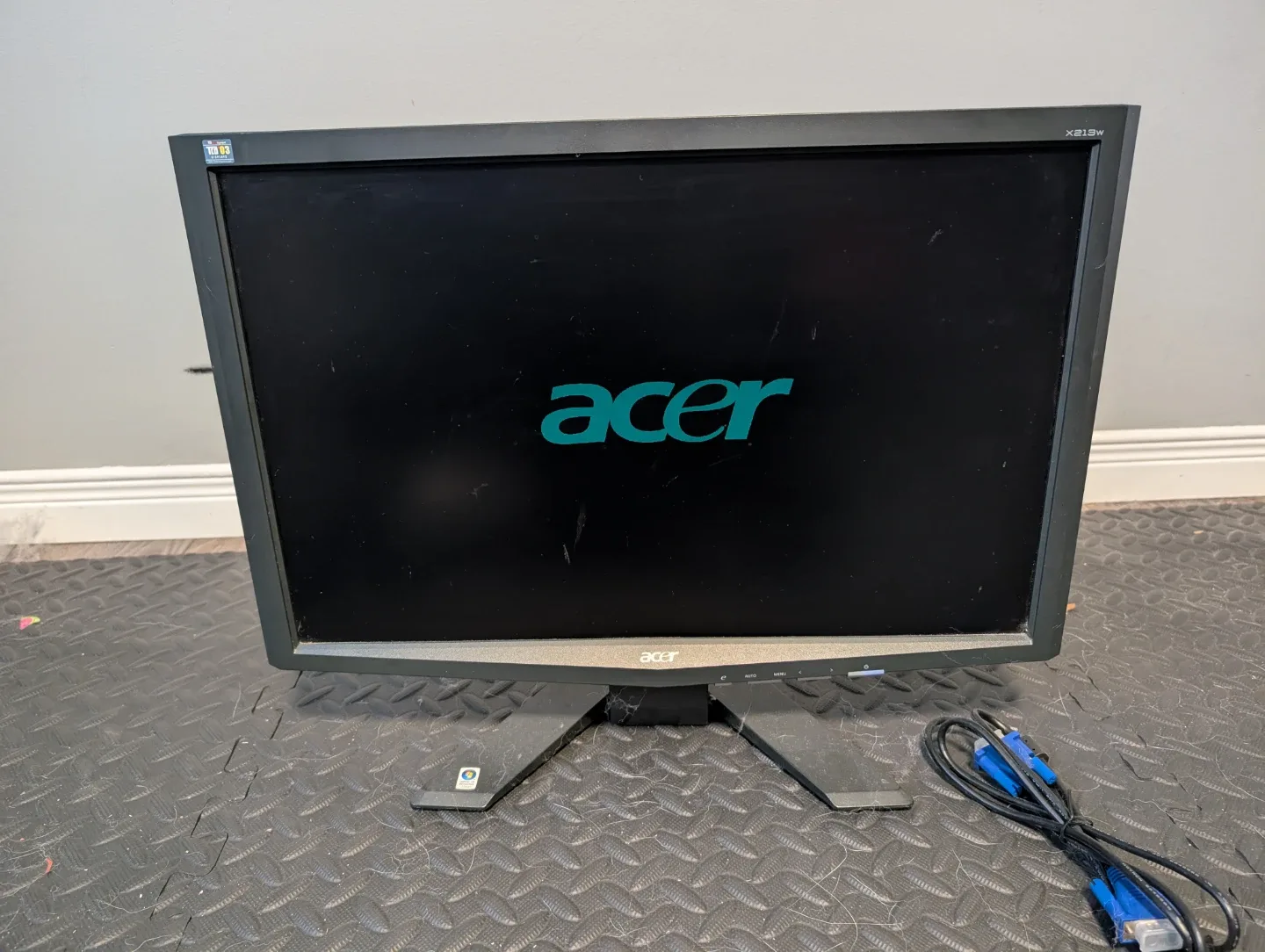 Acer X213W LCD Monitor