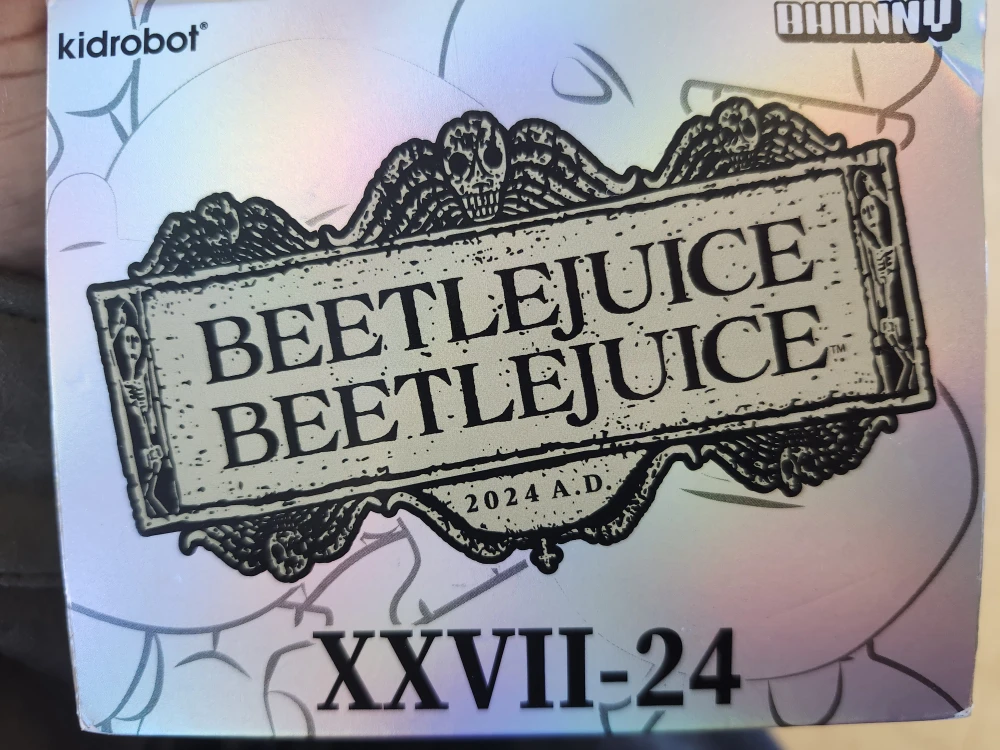 Kidrobot Beetlejuice Lydia Deetz Flocked Vinyl Figure - photo 3