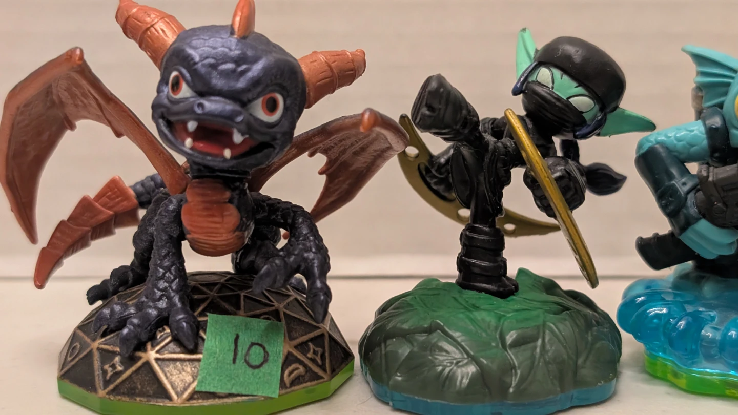 4 Skylanders Figures Lot - photo 2